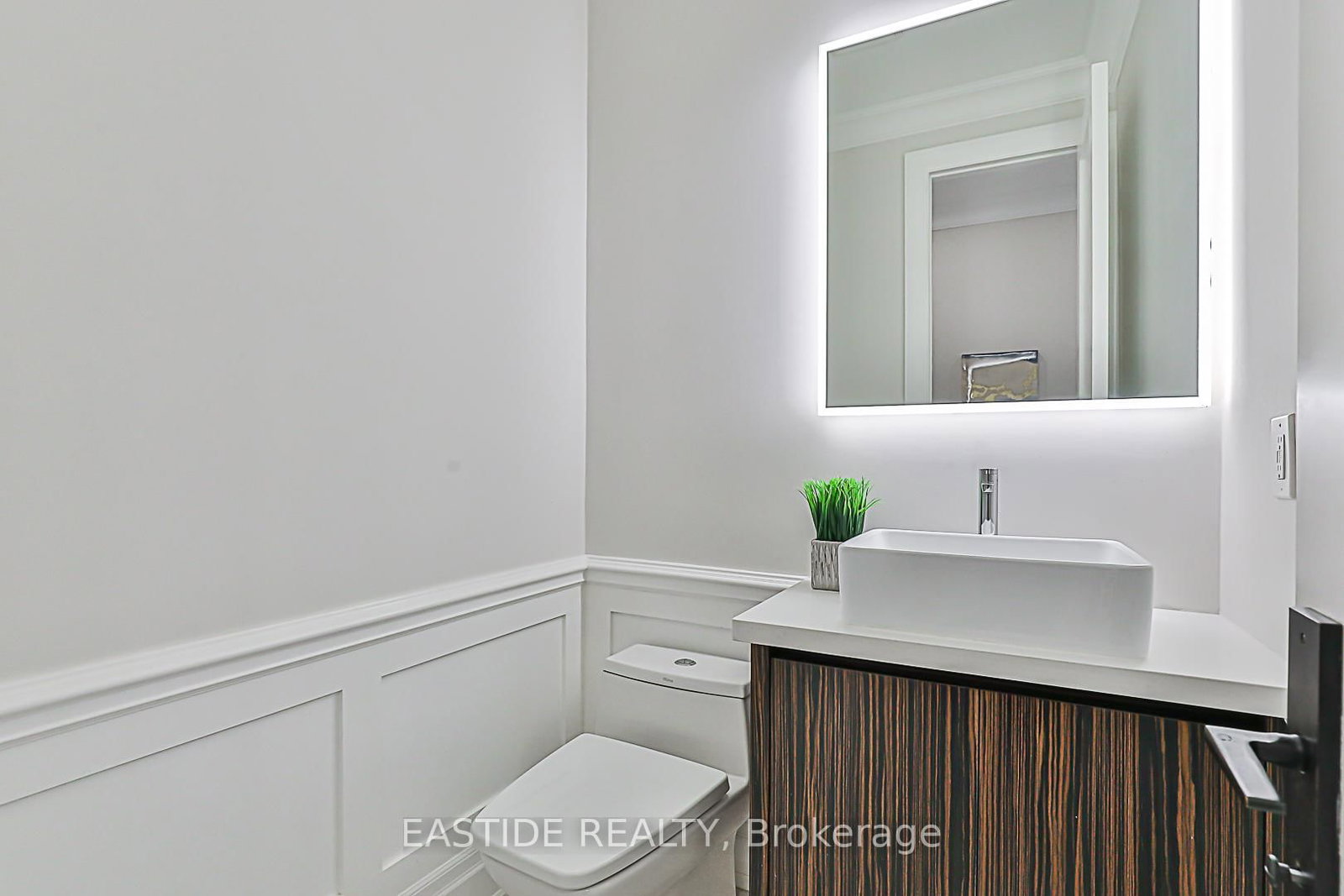 Detached House for sale at 11 Gatcombe Circle, Richmond Hill, Ontario, L4C 9P4 - Mill Pond - MLS: N12950808