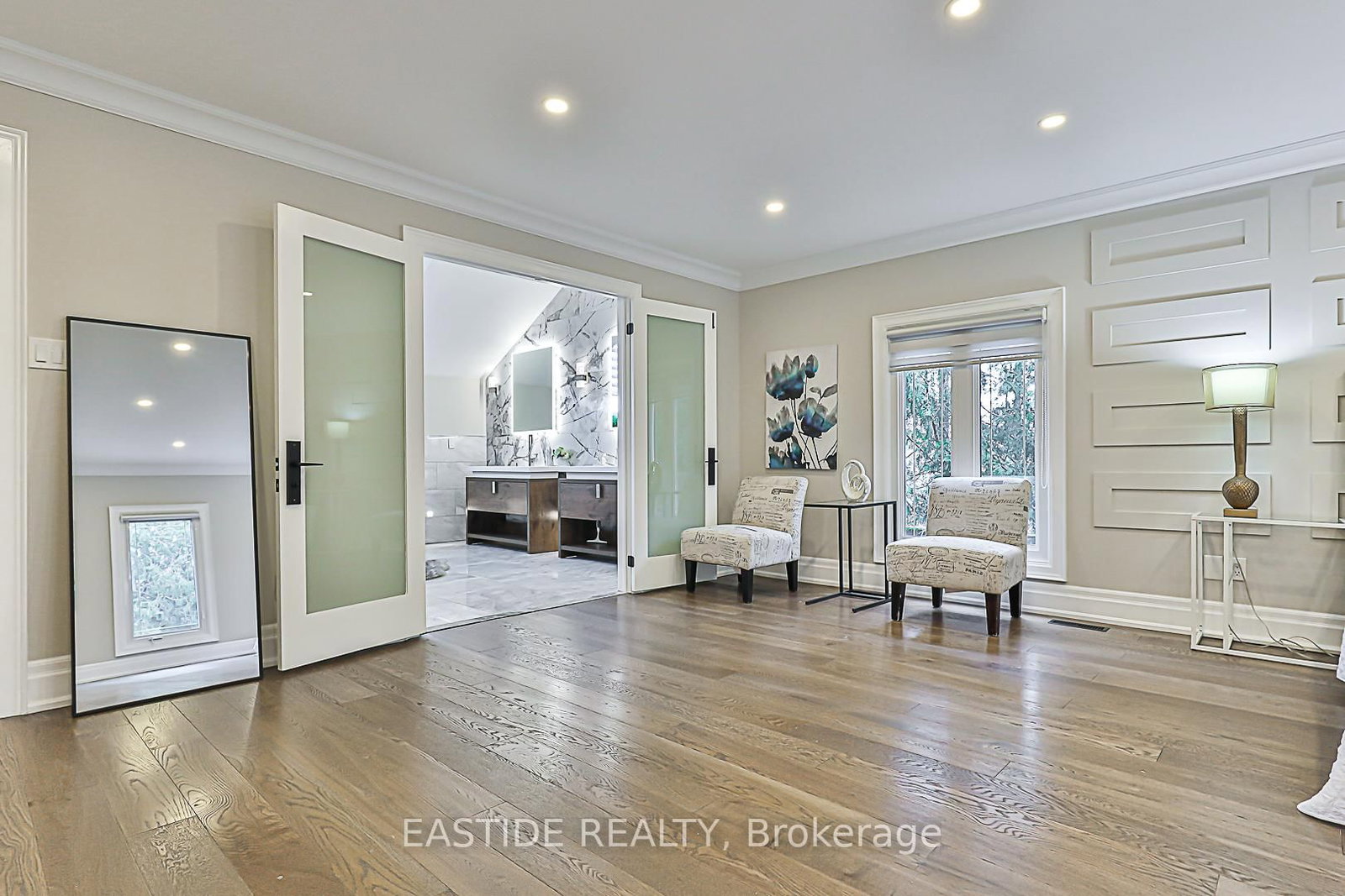 Detached House for sale at 11 Gatcombe Circle, Richmond Hill, Ontario, L4C 9P4 - Mill Pond - MLS: N12950808