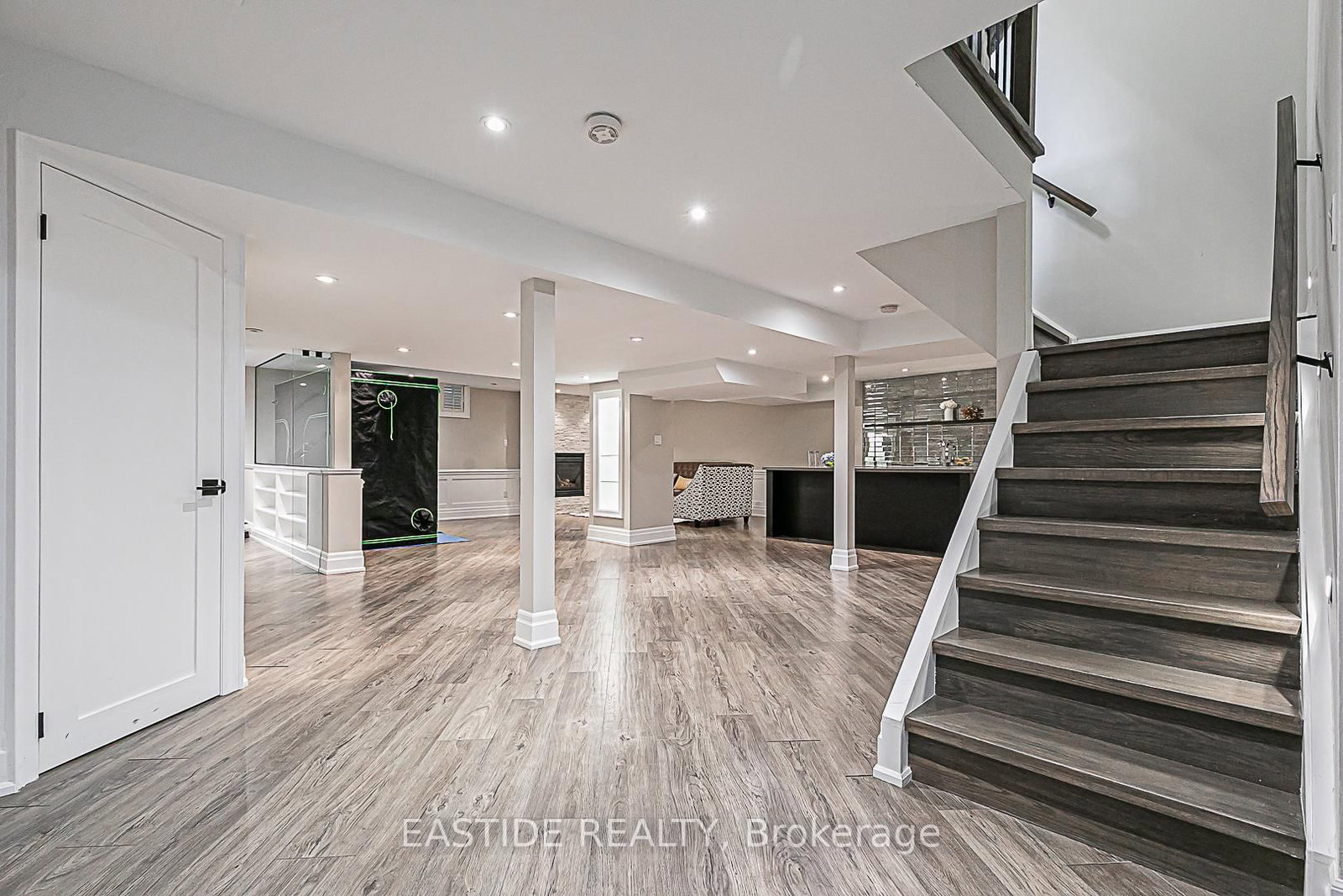 Detached House for sale at 11 Gatcombe Circle, Richmond Hill, Ontario, L4C 9P4 - Mill Pond - MLS: N12950808