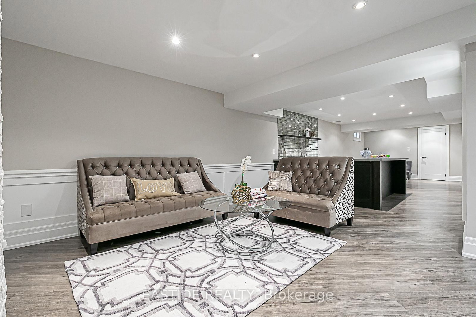 Detached House for sale at 11 Gatcombe Circle, Richmond Hill, Ontario, L4C 9P4 - Mill Pond - MLS: N12950808