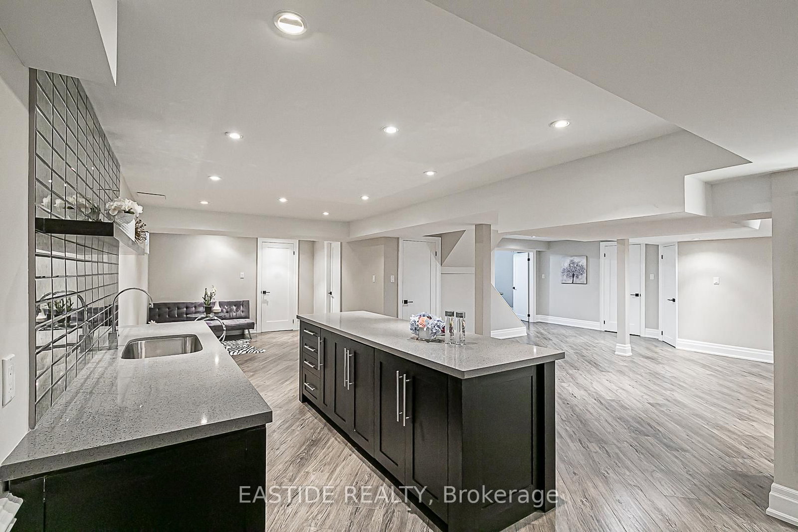 Detached House for sale at 11 Gatcombe Circle, Richmond Hill, Ontario, L4C 9P4 - Mill Pond - MLS: N12950808