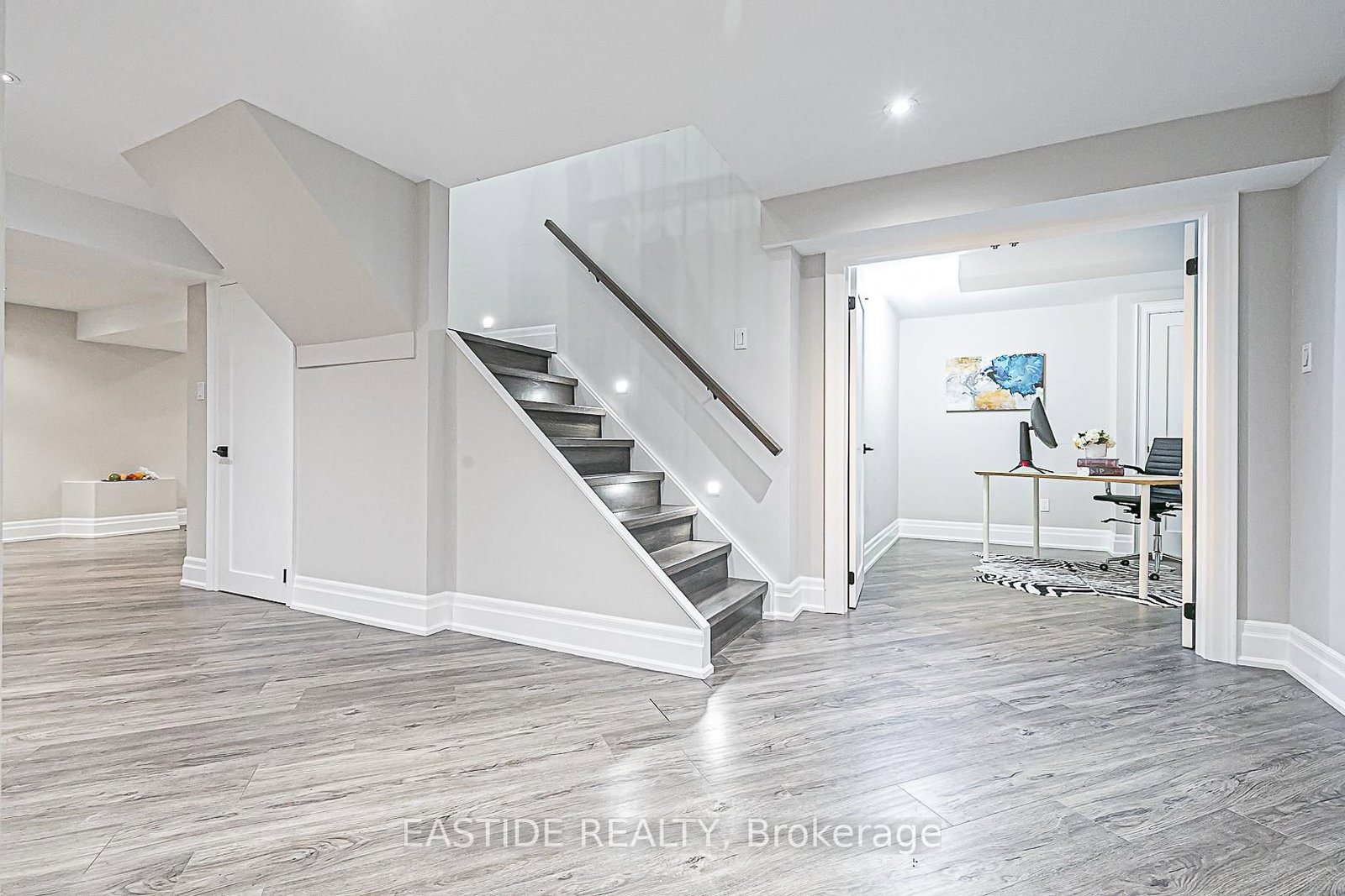 Detached House for sale at 11 Gatcombe Circle, Richmond Hill, Ontario, L4C 9P4 - Mill Pond - MLS: N12950808