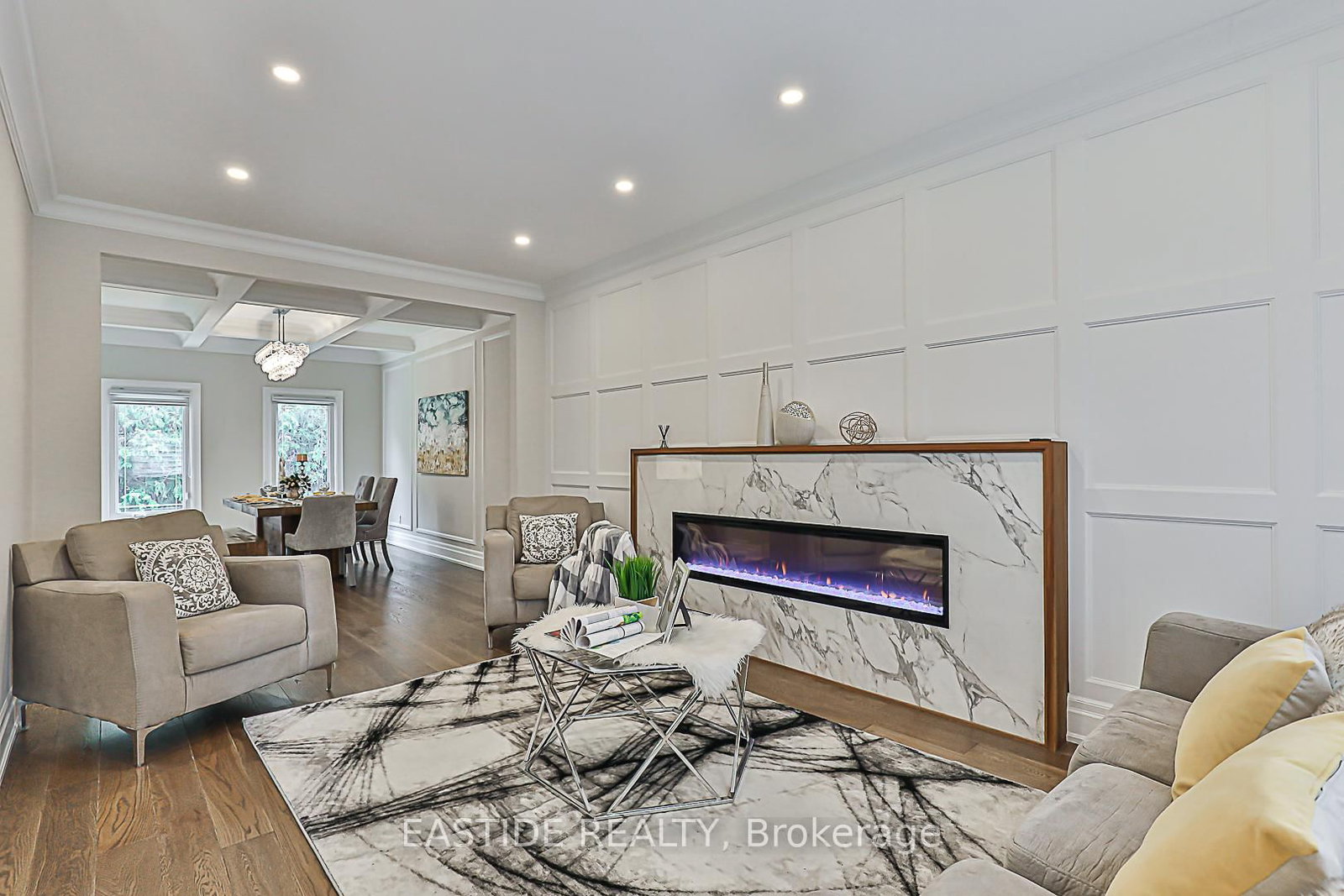 Detached House for sale at 11 Gatcombe Circle, Richmond Hill, Ontario, L4C 9P4 - Mill Pond - MLS: N12950808