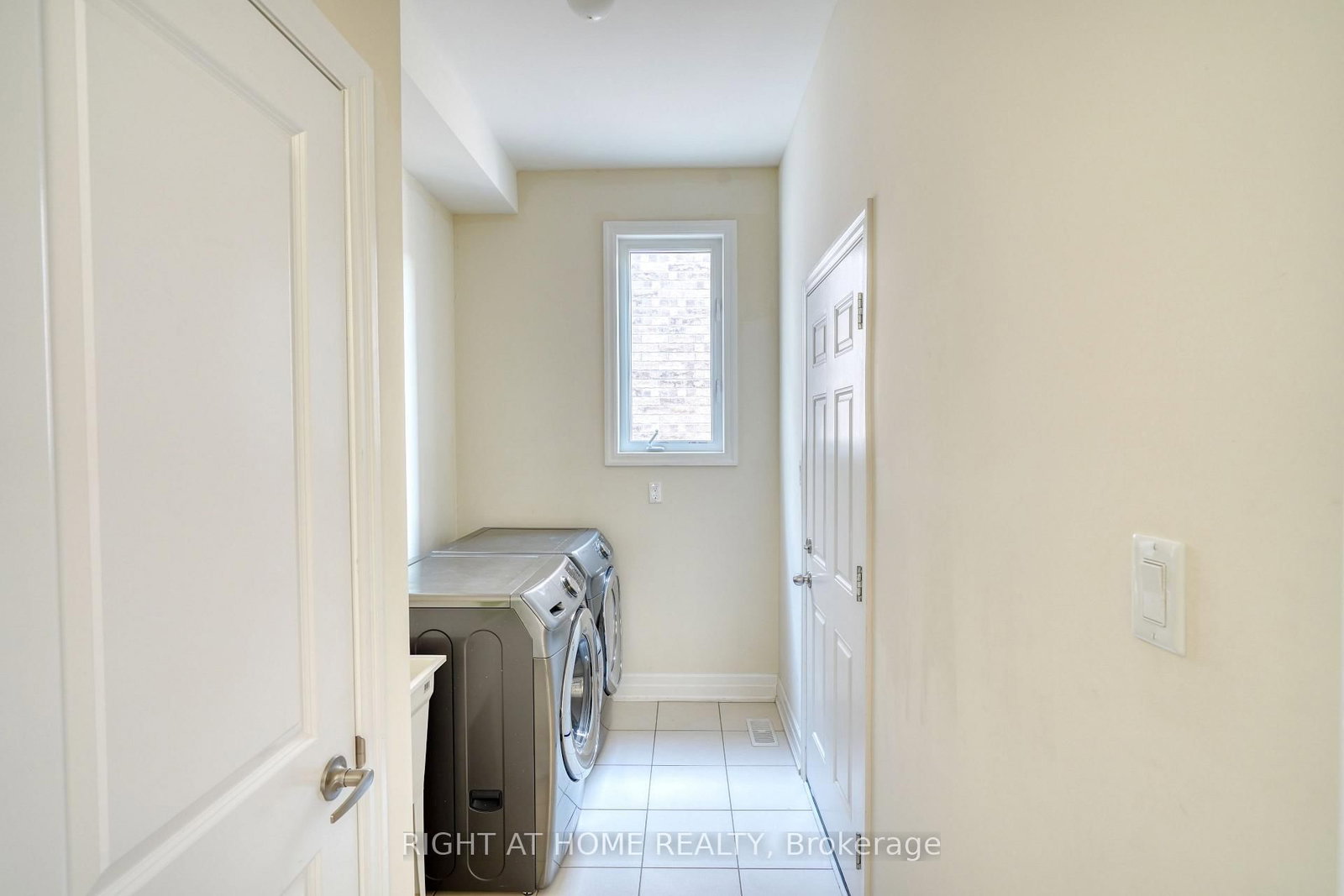 Detached House for sale at 17 Mercury Avenue, Georgina, Ontario, L4P 0H1 - Keswick South - MLS: N12951050