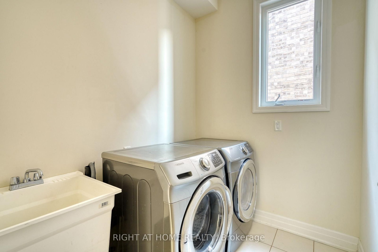 Detached House for sale at 17 Mercury Avenue, Georgina, Ontario, L4P 0H1 - Keswick South - MLS: N12951050