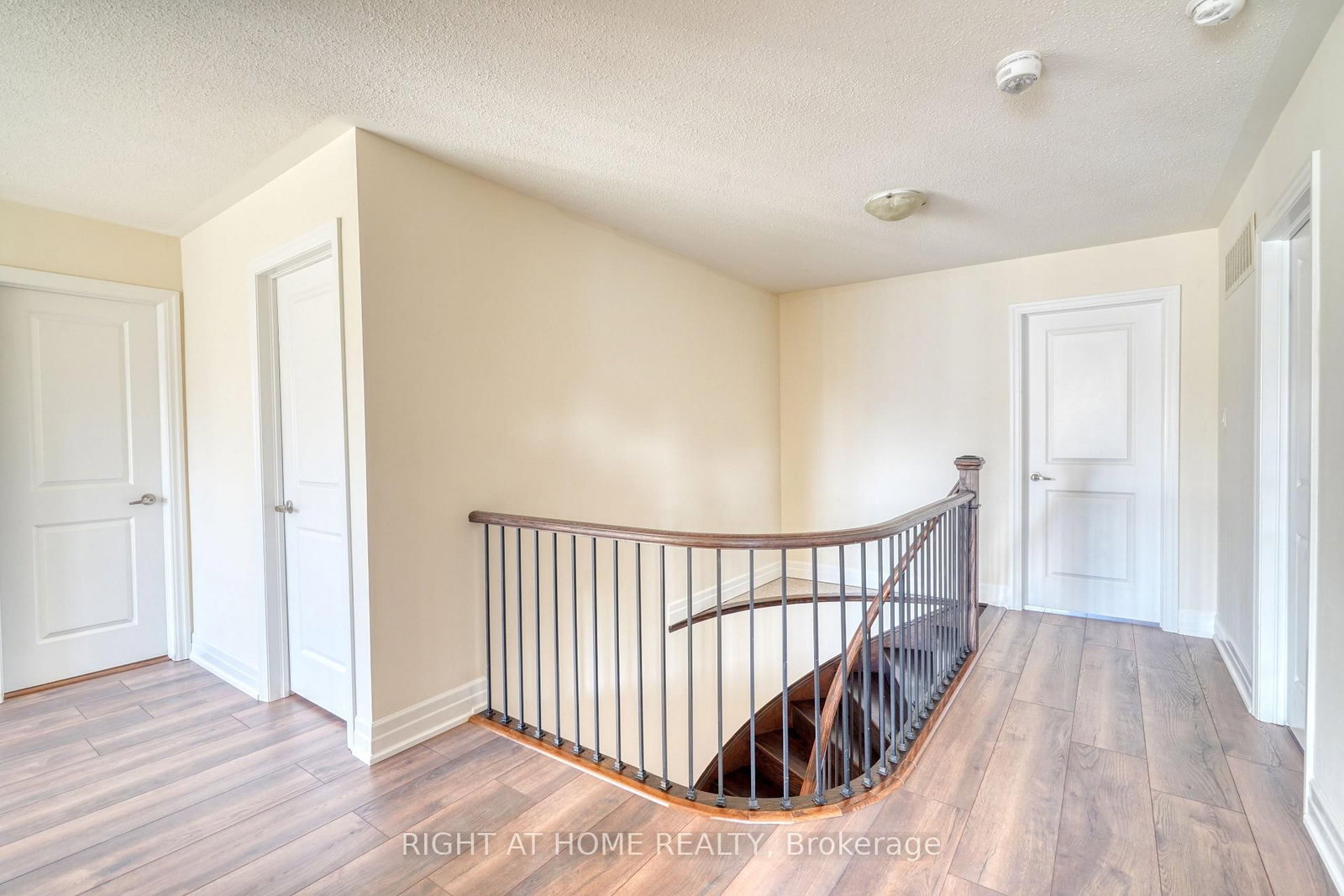 Detached House for sale at 17 Mercury Avenue, Georgina, Ontario, L4P 0H1 - Keswick South - MLS: N12951050