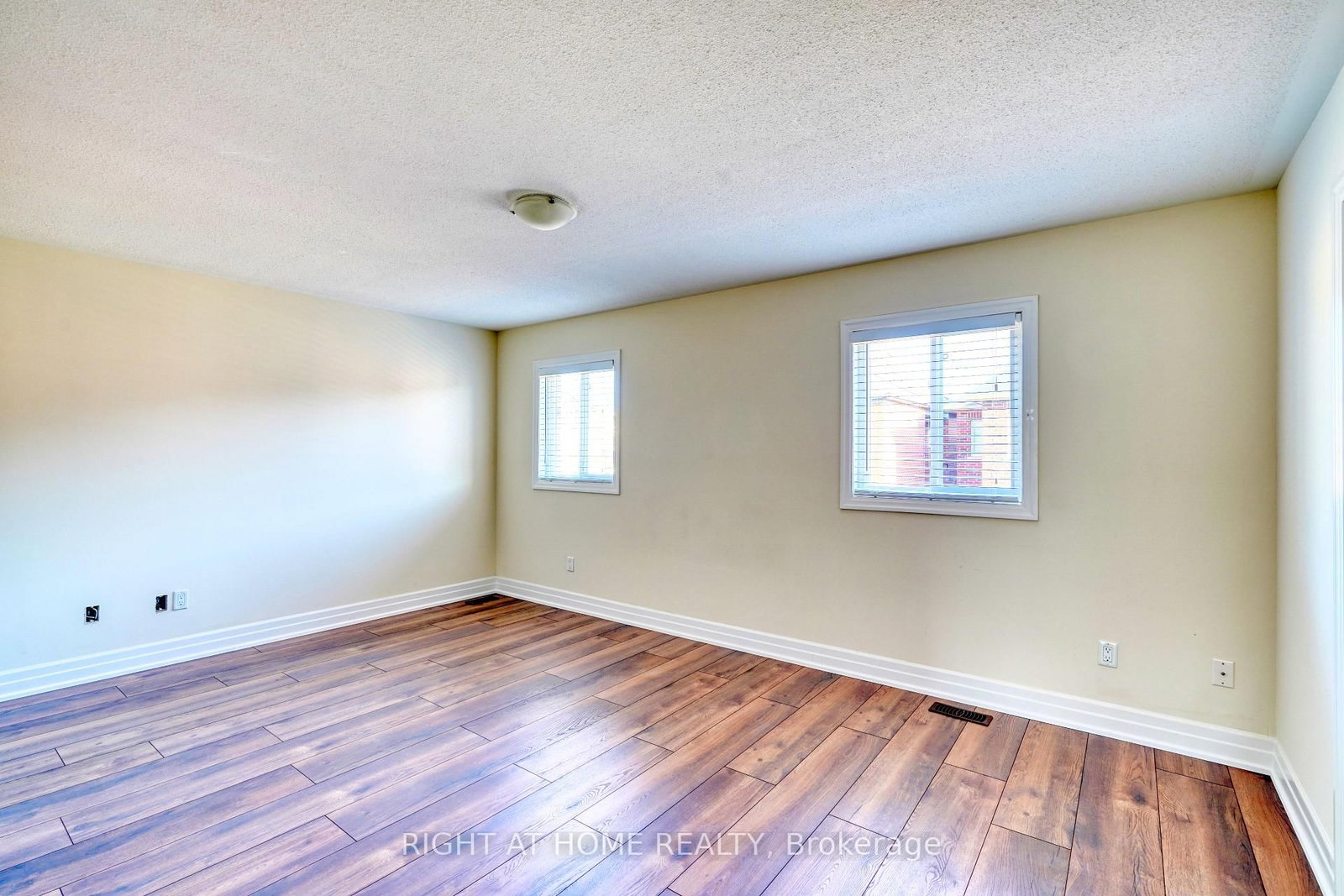 Detached House for sale at 17 Mercury Avenue, Georgina, Ontario, L4P 0H1 - Keswick South - MLS: N12951050