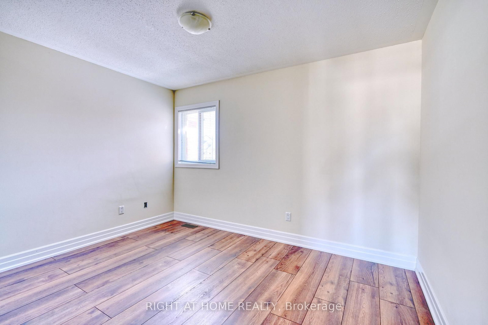 Detached House for sale at 17 Mercury Avenue, Georgina, Ontario, L4P 0H1 - Keswick South - MLS: N12951050