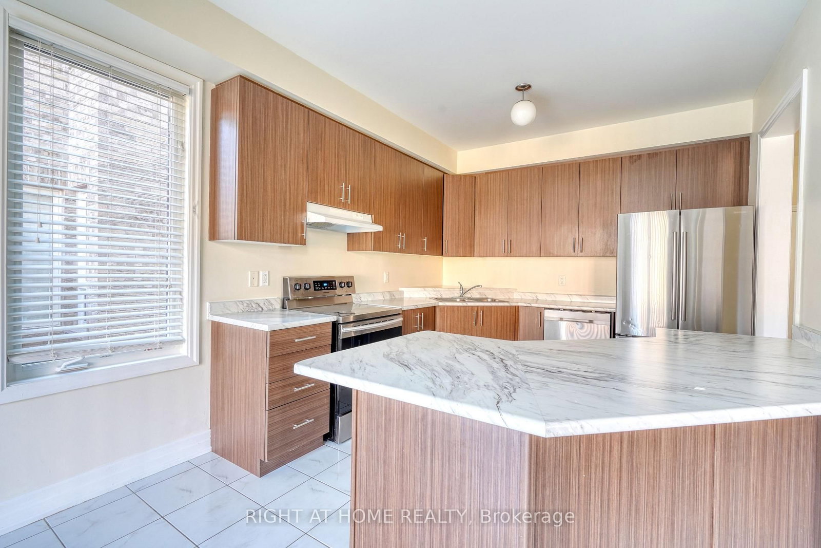 Detached House for sale at 17 Mercury Avenue, Georgina, Ontario, L4P 0H1 - Keswick South - MLS: N12951050