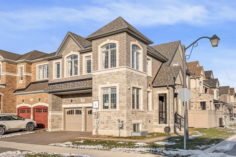 395 Fred McLaren Blvd, Markham, L6E 0V9 | Image 2