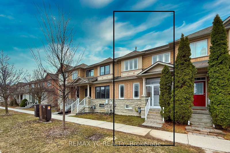 299 Bantry Ave, Richmond Hill, L4B 4M8 | Image 2