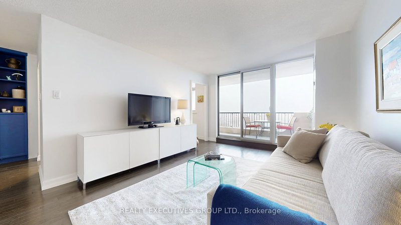 1106 - 7811 Yonge St, Markham, L3T 4S3 | Image 2