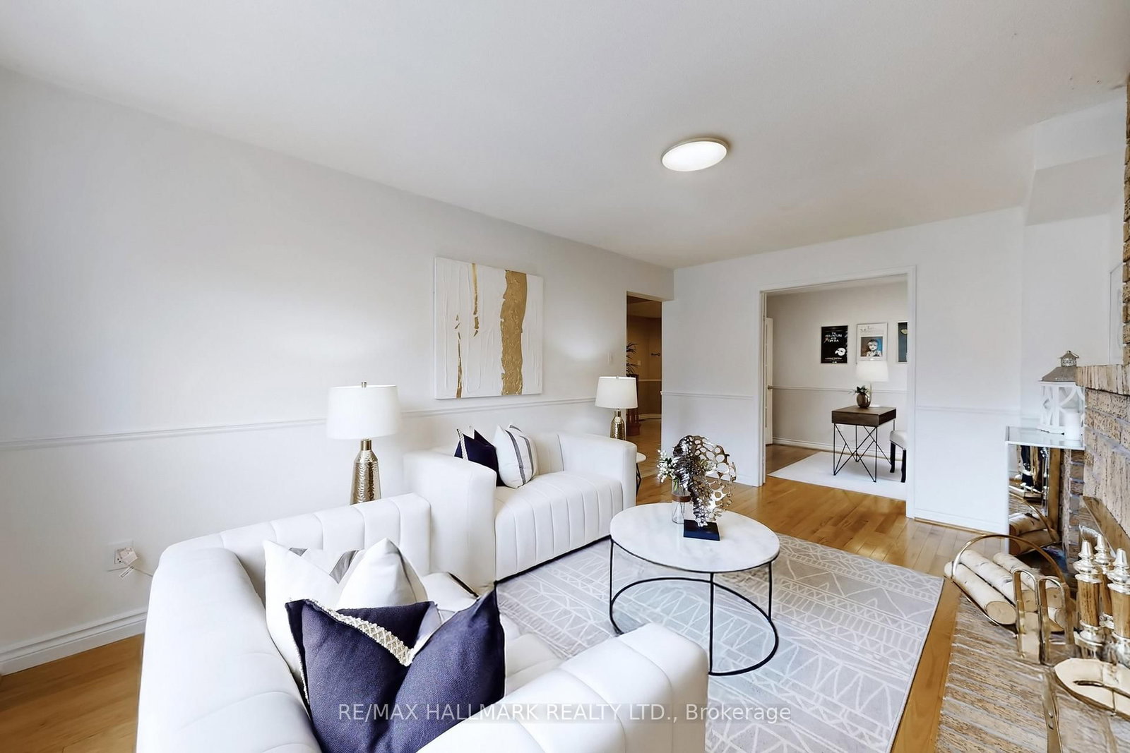 Detached House for sale at 69 Dunbarton Court, Richmond Hill, Ontario, L4C 8E9 - Harding - MLS: N12951676