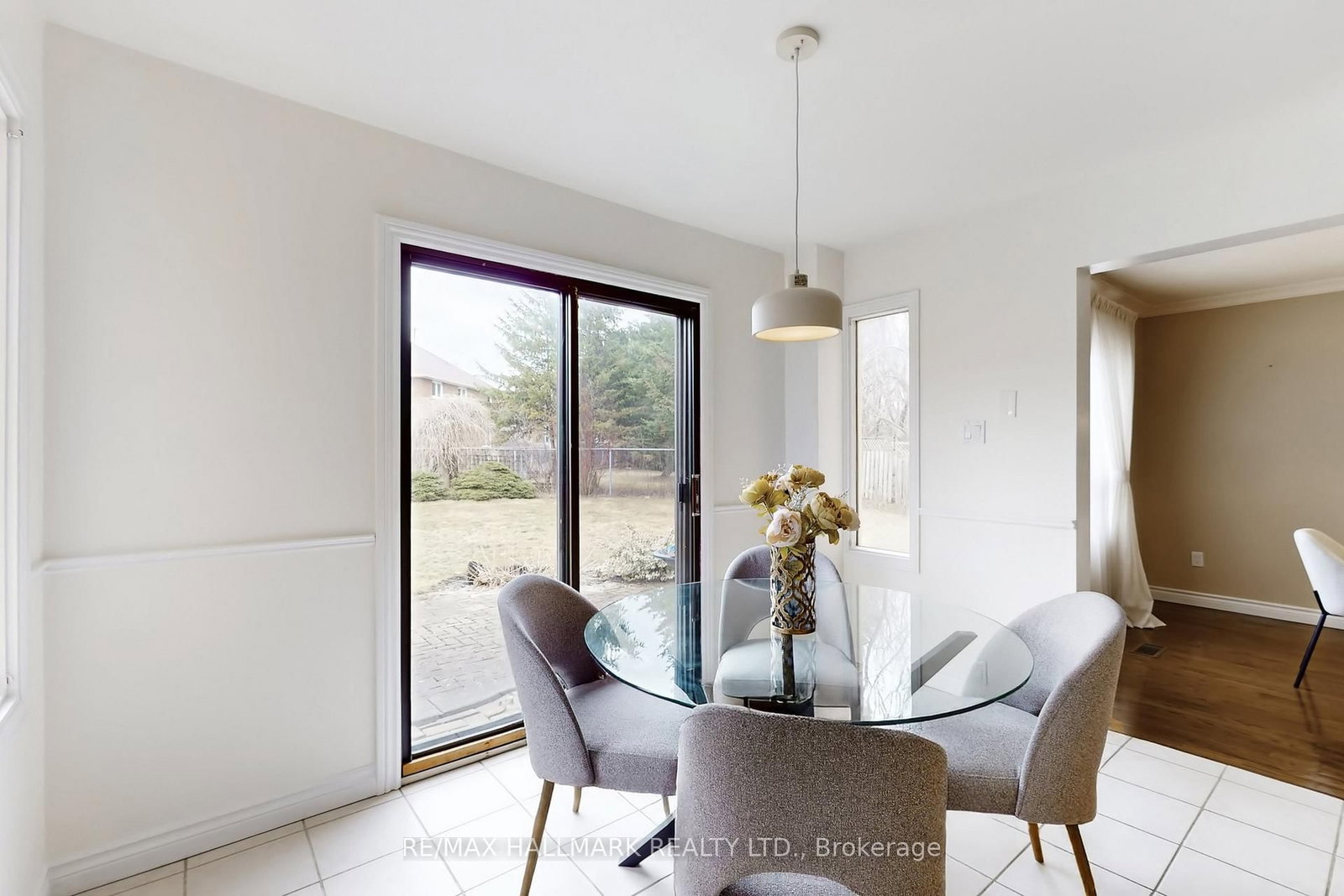 Detached House for sale at 69 Dunbarton Court, Richmond Hill, Ontario, L4C 8E9 - Harding - MLS: N12951676