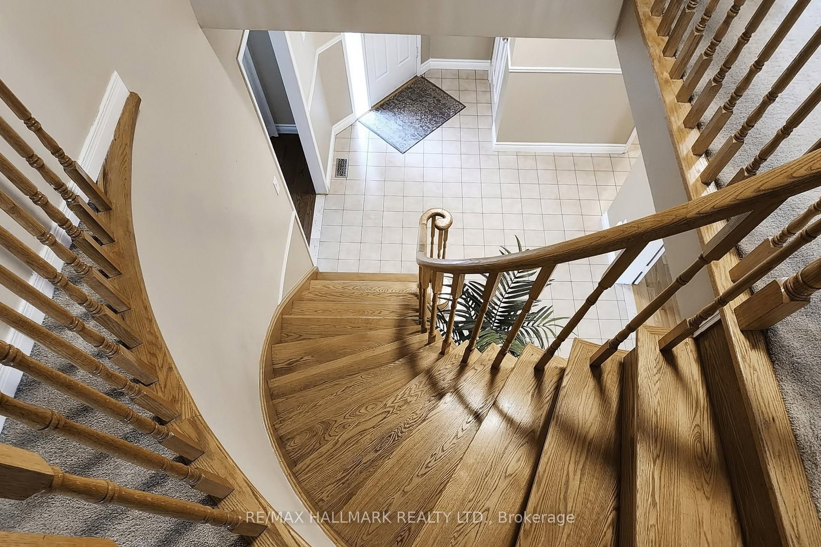 Detached House for sale at 69 Dunbarton Court, Richmond Hill, Ontario, L4C 8E9 - Harding - MLS: N12951676