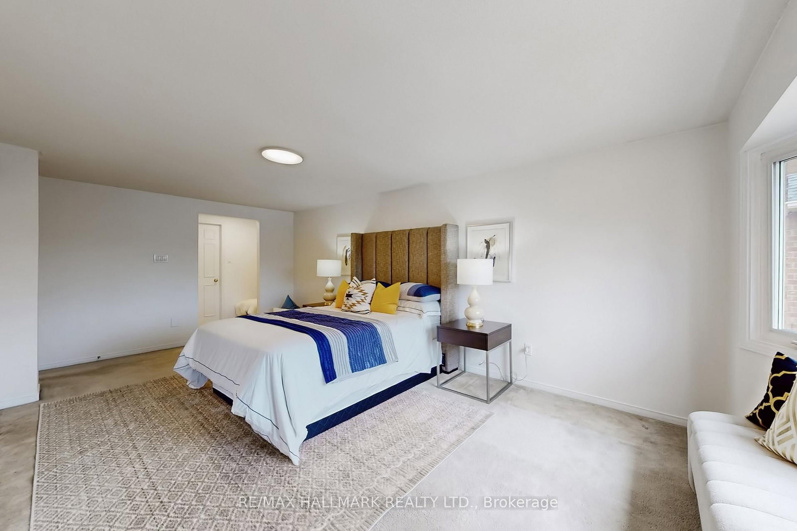 Detached House for sale at 69 Dunbarton Court, Richmond Hill, Ontario, L4C 8E9 - Harding - MLS: N12951676