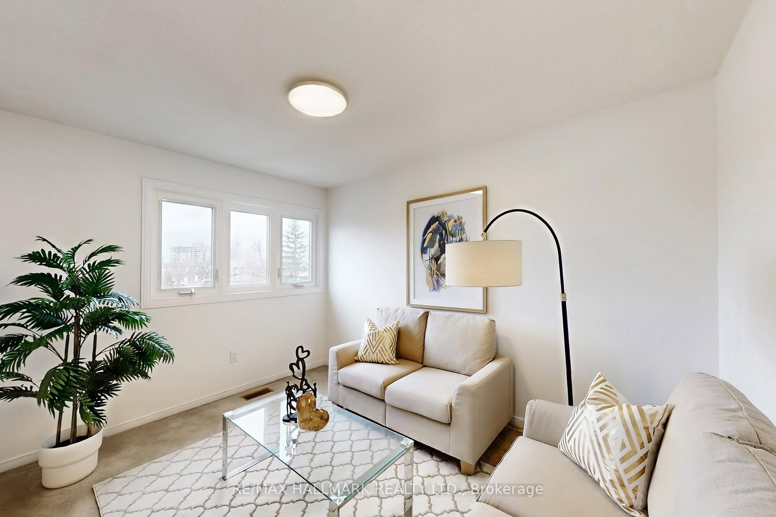 Detached House for sale at 69 Dunbarton Court, Richmond Hill, Ontario, L4C 8E9 - Harding - MLS: N12951676