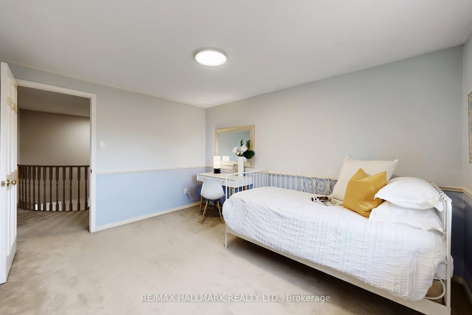 Detached House for sale at 69 Dunbarton Court, Richmond Hill, Ontario, L4C 8E9 - Harding - MLS: N12951676