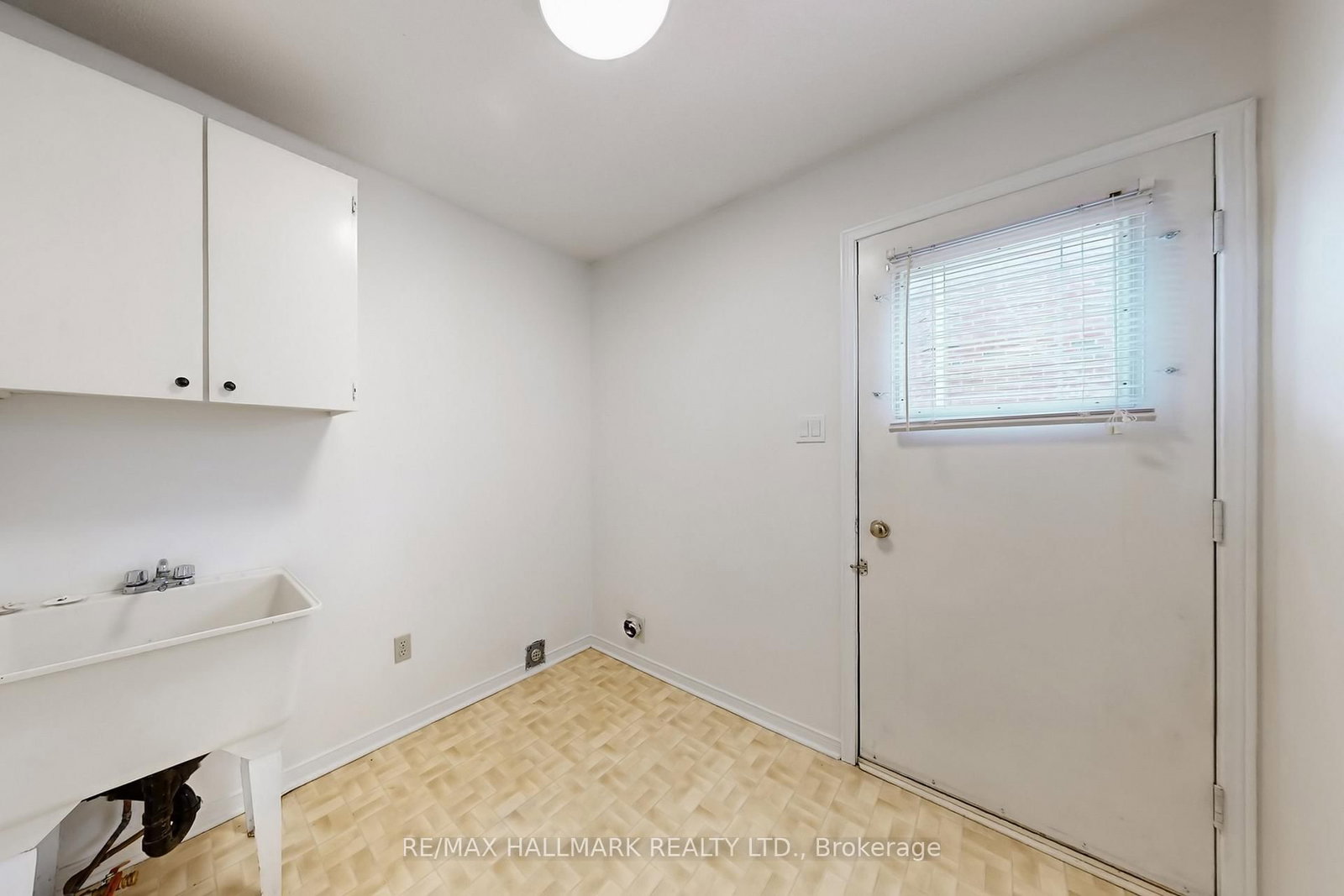 Detached House for sale at 69 Dunbarton Court, Richmond Hill, Ontario, L4C 8E9 - Harding - MLS: N12951676