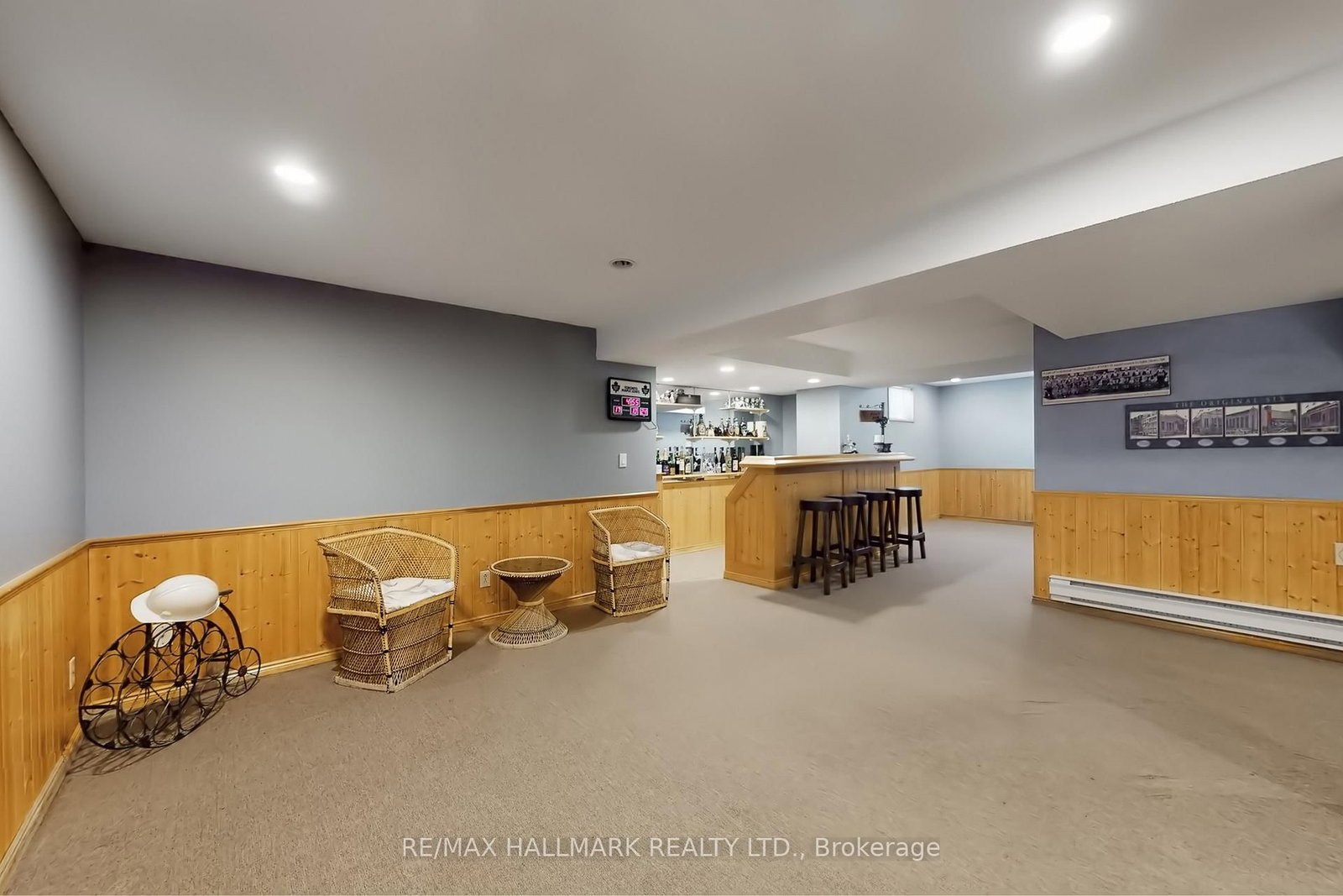 Detached House for sale at 69 Dunbarton Court, Richmond Hill, Ontario, L4C 8E9 - Harding - MLS: N12951676