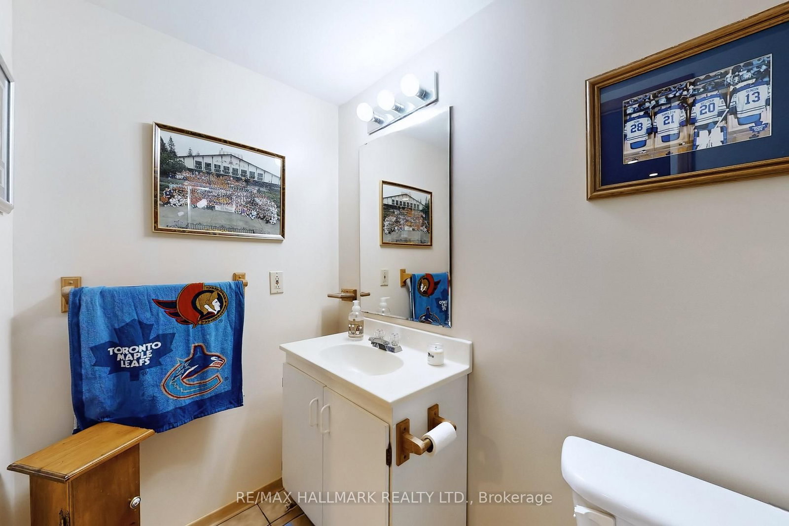 Detached House for sale at 69 Dunbarton Court, Richmond Hill, Ontario, L4C 8E9 - Harding - MLS: N12951676