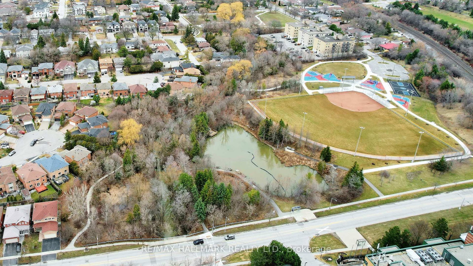 Detached House for sale at 69 Dunbarton Court, Richmond Hill, Ontario, L4C 8E9 - Harding - MLS: N12951676