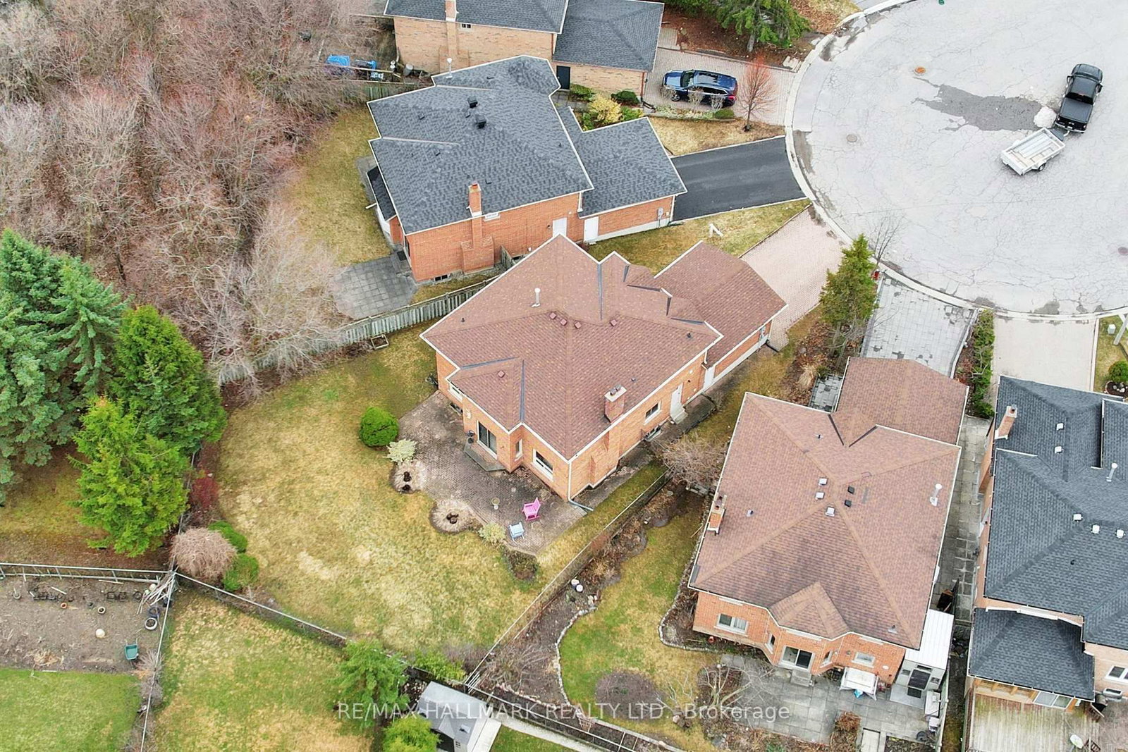 Detached House for sale at 69 Dunbarton Court, Richmond Hill, Ontario, L4C 8E9 - Harding - MLS: N12951676