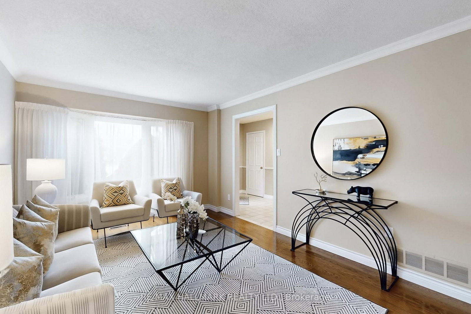 Detached House for sale at 69 Dunbarton Court, Richmond Hill, Ontario, L4C 8E9 - Harding - MLS: N12951676