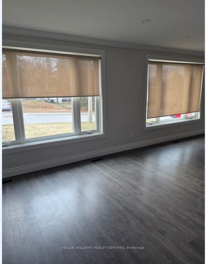 UPPER - 782 Botany Hill Cres, Newmarket, L3Y 3A8 | Image 2