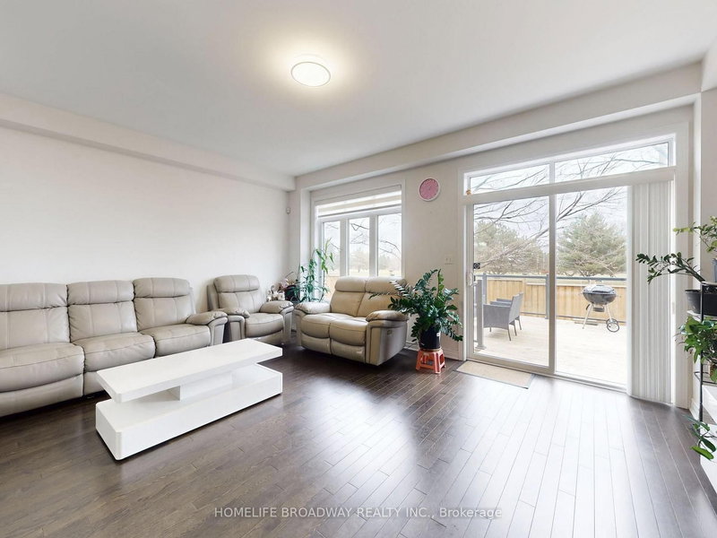 43 Titan Tr, Markham, L3S 0E2 | Image 2