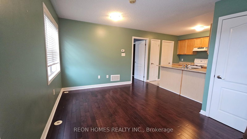 COACH HOUSE - 1 Chippenham Lane, Markham, L6B 1L6 | Image 3