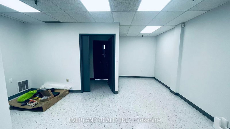 23 - 391 Steelcase Rd, Markham, L3R 3V9 | Image 3