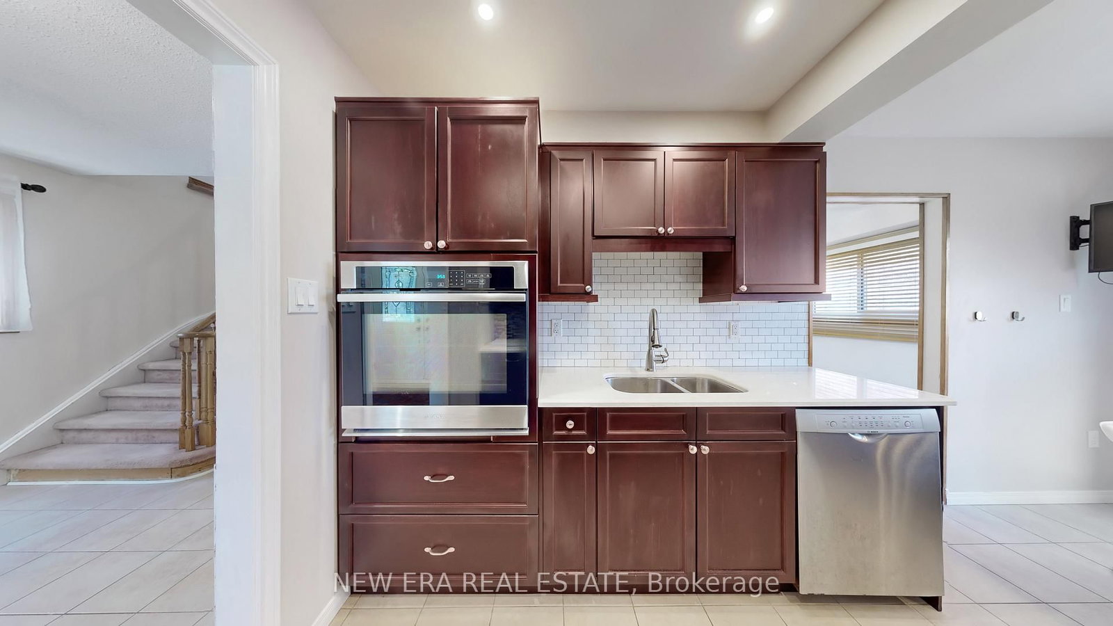 Detached House for sale at 100 Cherry Hills Road, Vaughan, Ontario, L4K 1M5 - Glen Shields - MLS: N12953258