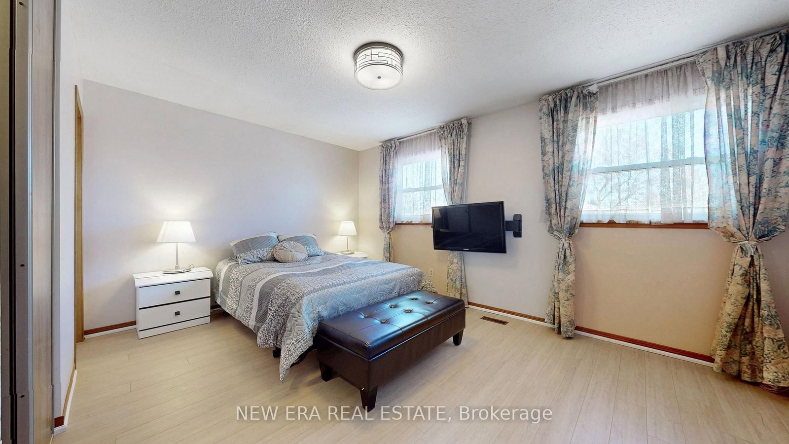 Detached House for sale at 100 Cherry Hills Road, Vaughan, Ontario, L4K 1M5 - Glen Shields - MLS: N12953258