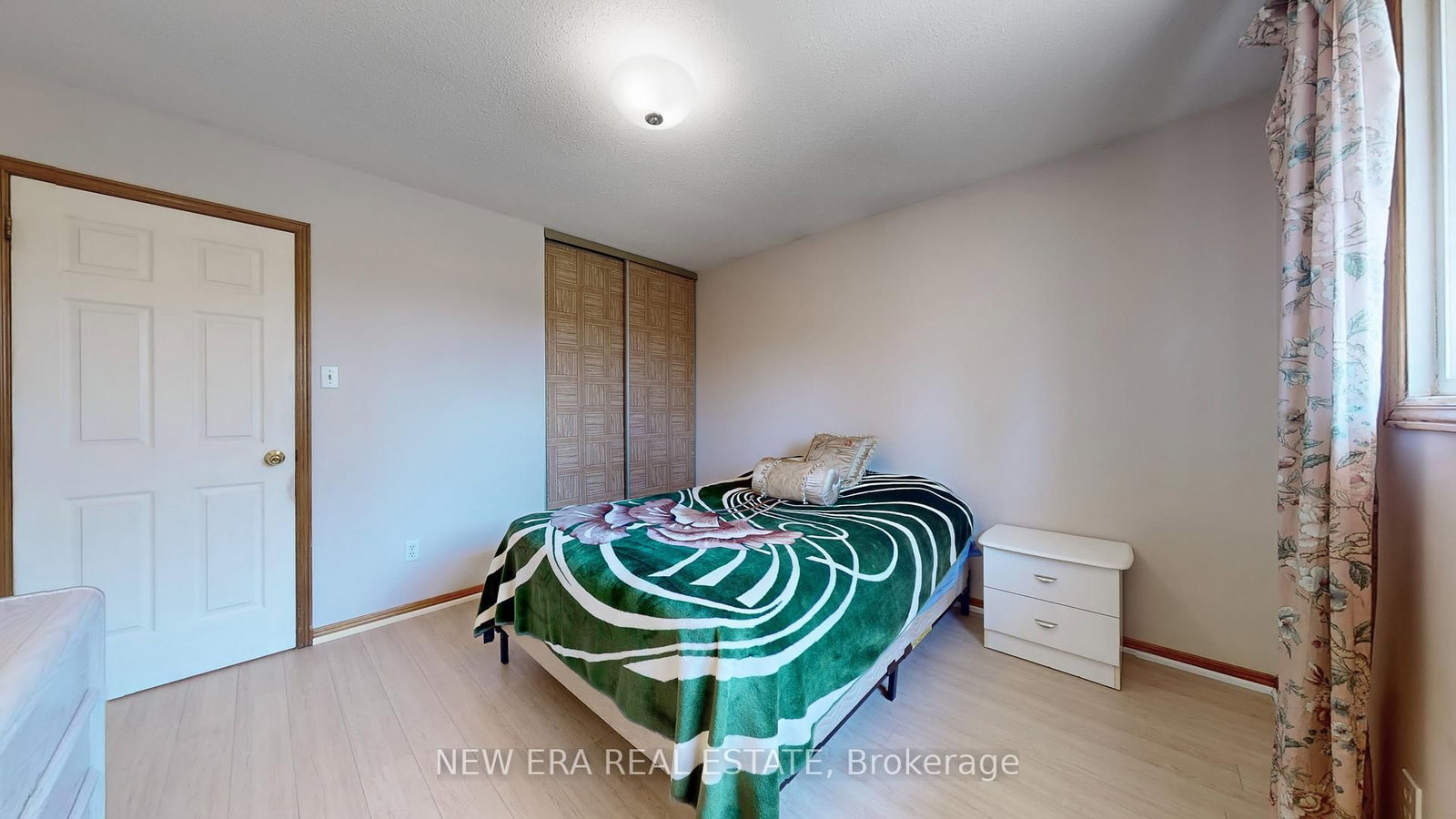 Detached House for sale at 100 Cherry Hills Road, Vaughan, Ontario, L4K 1M5 - Glen Shields - MLS: N12953258