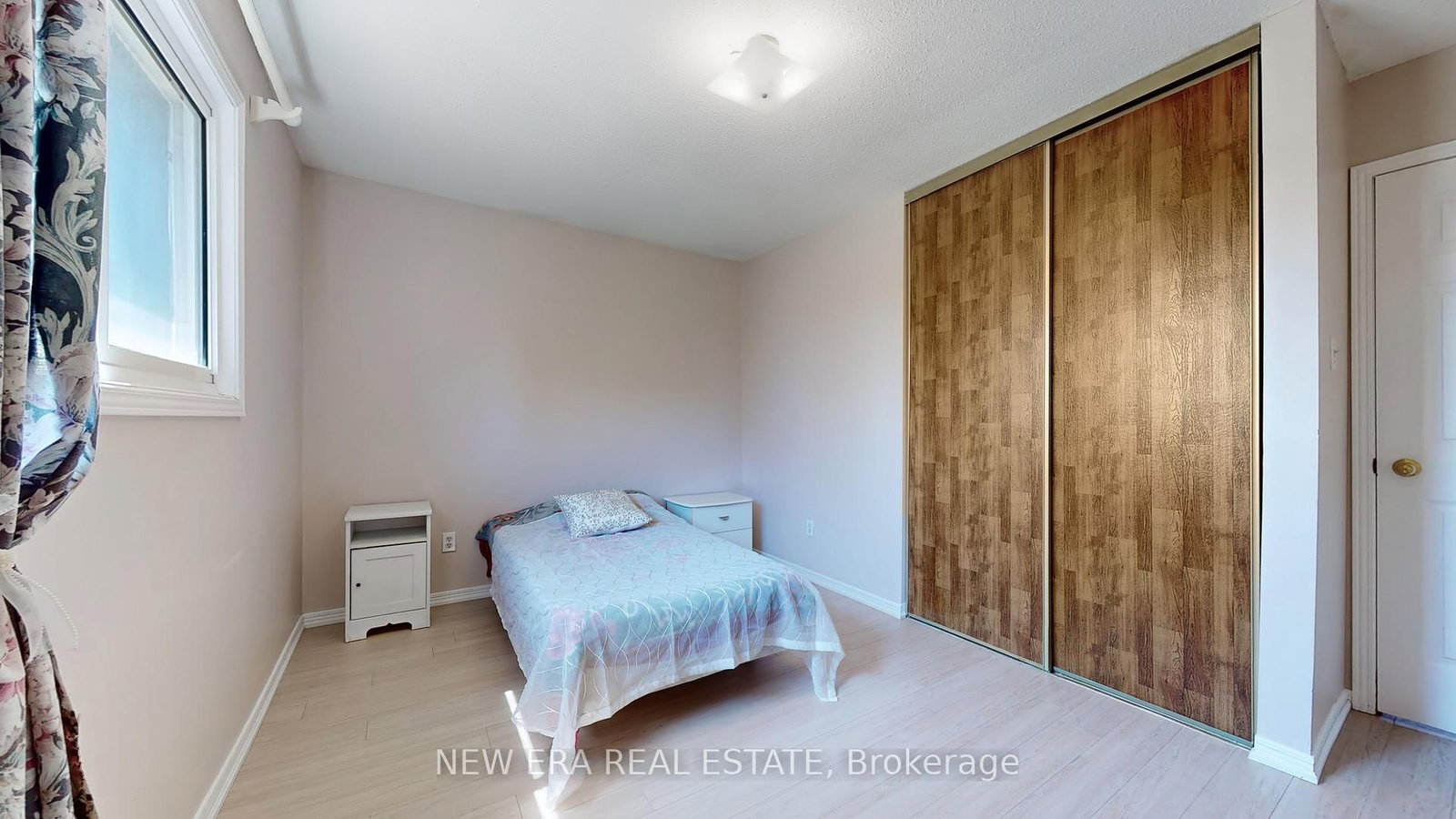 Detached House for sale at 100 Cherry Hills Road, Vaughan, Ontario, L4K 1M5 - Glen Shields - MLS: N12953258