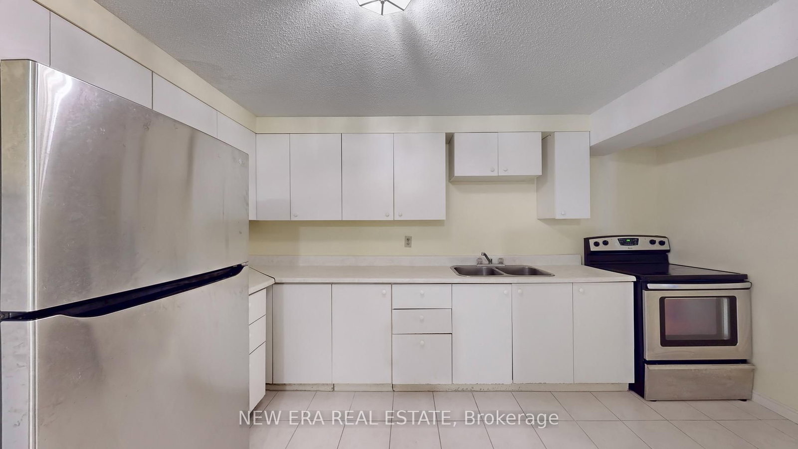 Detached House for sale at 100 Cherry Hills Road, Vaughan, Ontario, L4K 1M5 - Glen Shields - MLS: N12953258