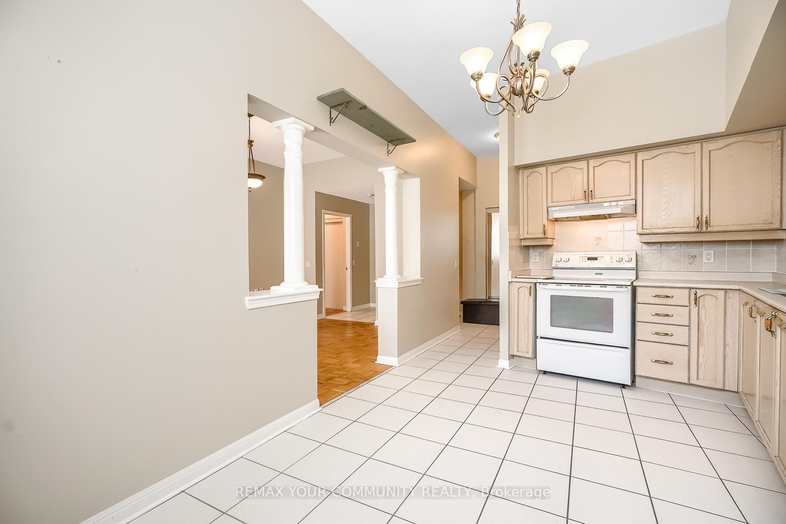 Condo for sale at 109-2502 Rutherford Road, Vaughan, Ontario, L4K 5N6 - Maple - MLS: N12953622