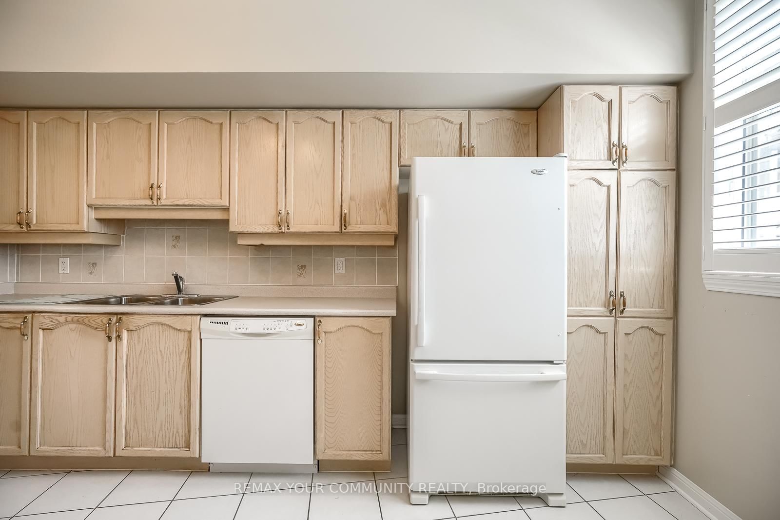 Condo for sale at 109-2502 Rutherford Road, Vaughan, Ontario, L4K 5N6 - Maple - MLS: N12953622