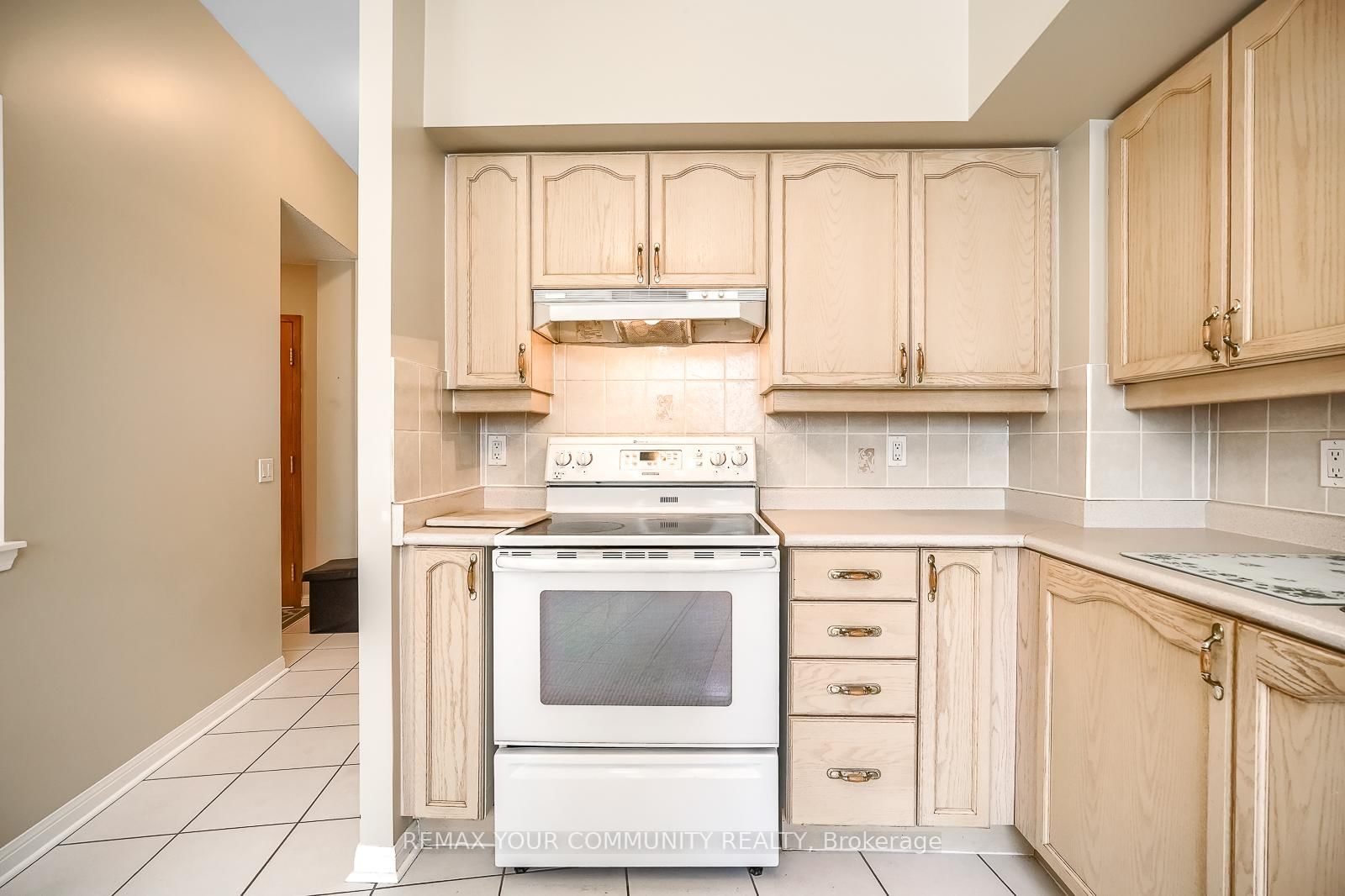 Condo for sale at 109-2502 Rutherford Road, Vaughan, Ontario, L4K 5N6 - Maple - MLS: N12953622