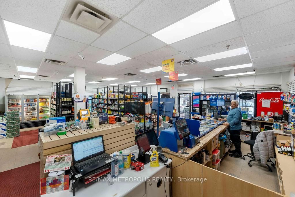 4855 14th Avenue, Unit 7 - Photo 4