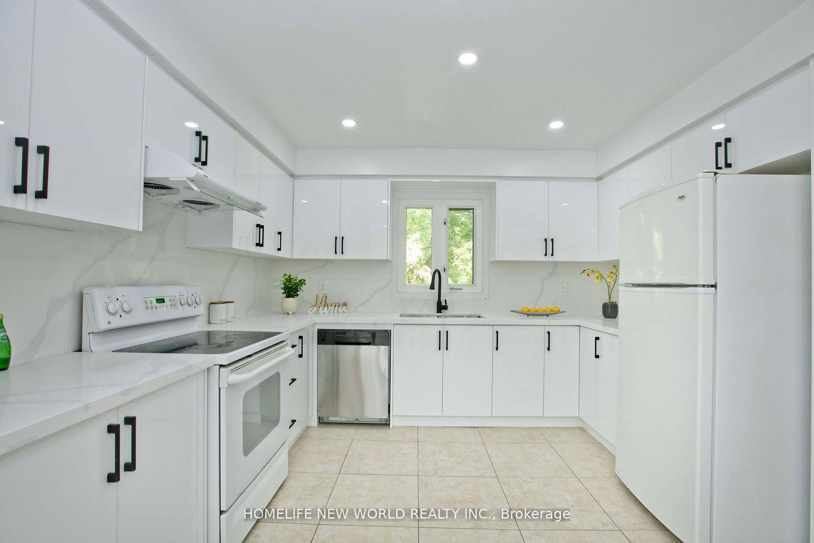 Detached House for sale at 94 Weldrick Road, Richmond Hill, Ontario, L4C 8T7 - Harding - MLS: N12954052