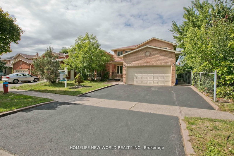 94 Weldrick Rd E, Richmond Hill, L4C 8T7 | Image 2