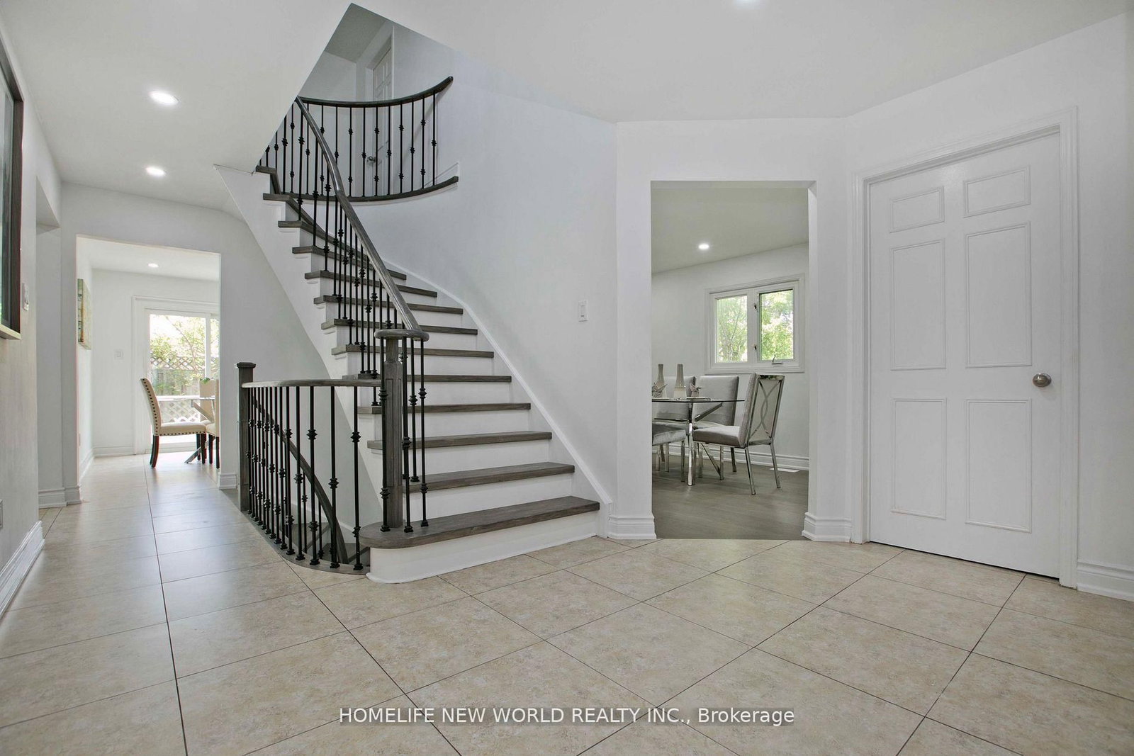 Detached House for sale at 94 Weldrick Road, Richmond Hill, Ontario, L4C 8T7 - Harding - MLS: N12954052