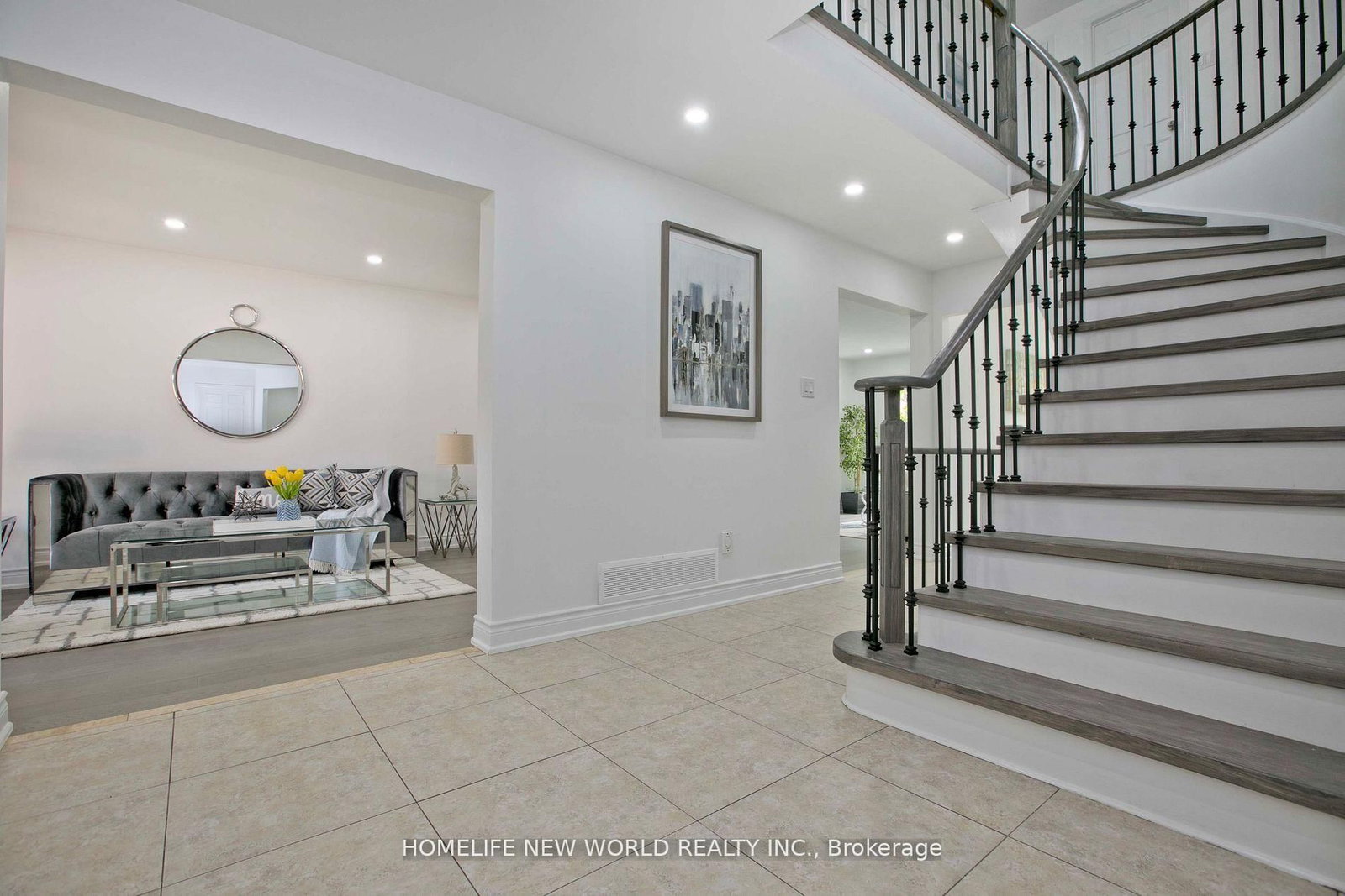 Detached House for sale at 94 Weldrick Road, Richmond Hill, Ontario, L4C 8T7 - Harding - MLS: N12954052