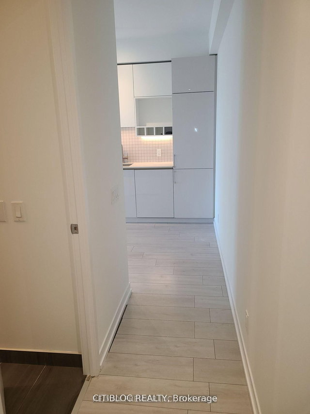 5010 - 950 Portage Parkway