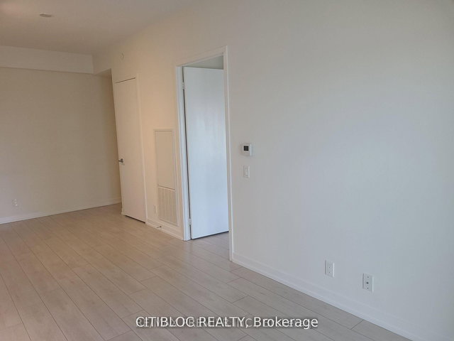 5010 - 950 Portage Parkway