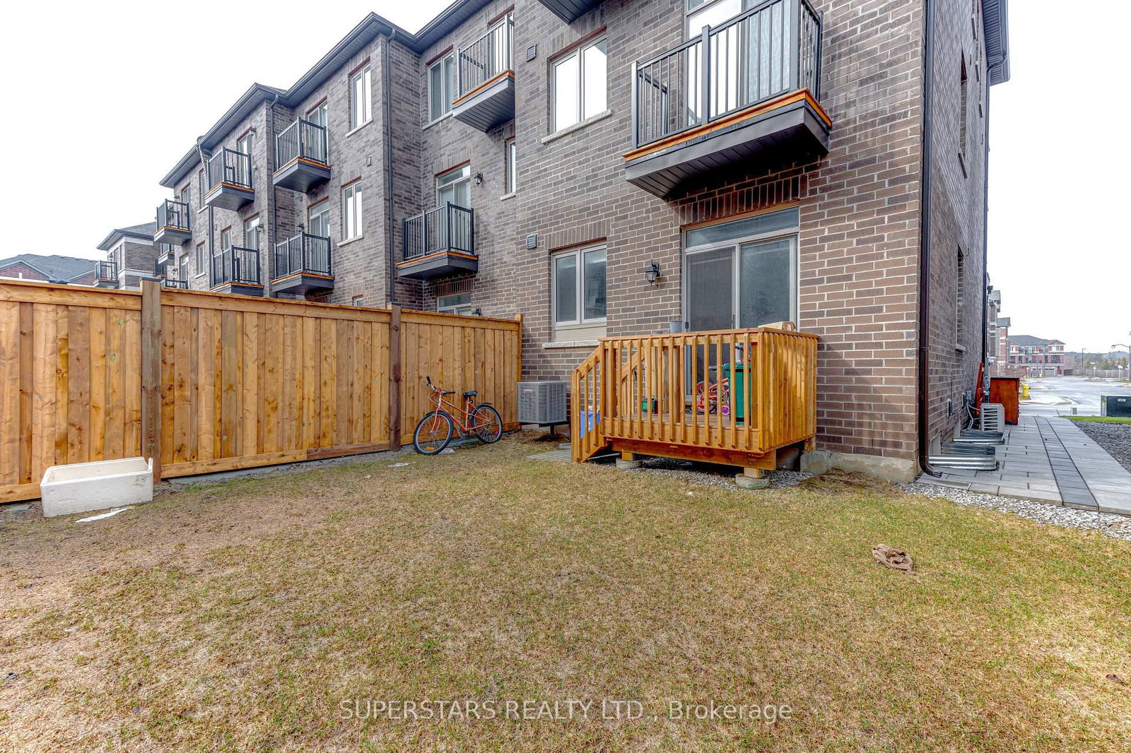 Townhouse for sale at 15 Sissons Way, Markham, Ontario, L6B 1R2 - Cedar Grove - MLS: N12954358