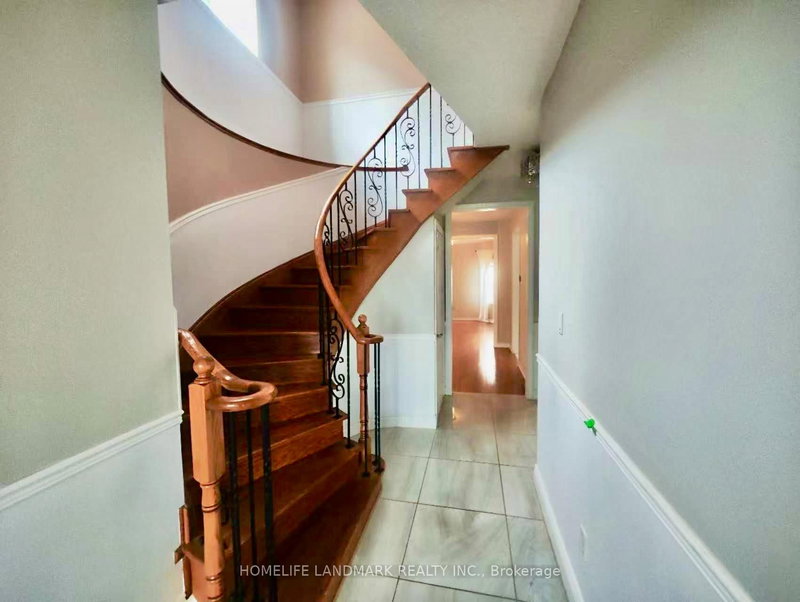 40 Ozner Cres, Vaughan, L4H 0E1 | Image 2