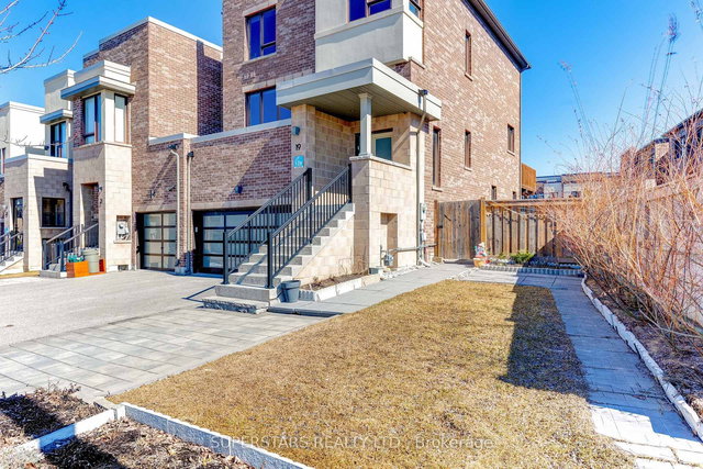 19 Helliwell Crescent